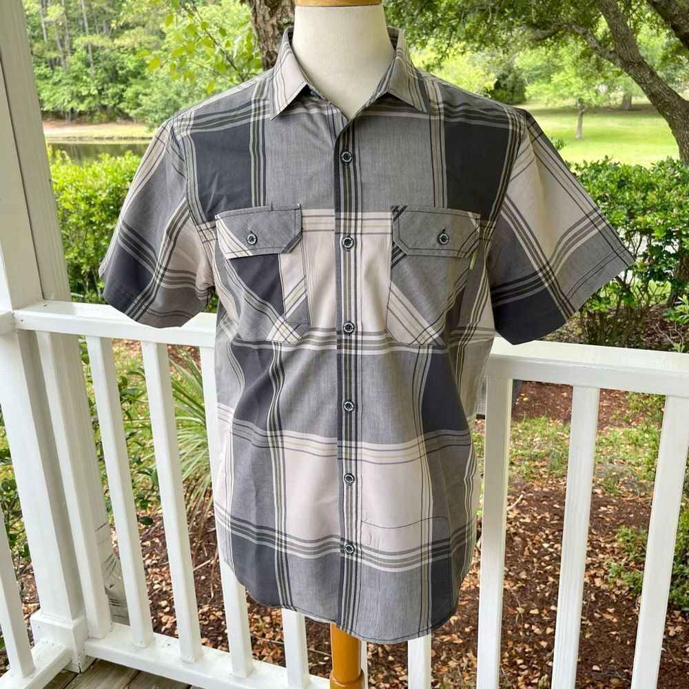 Kathmandu Short Sleeve Check Plaid Button Down Shirt. Large - Picture 10 of 13